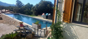 Maison neuve Vue imprenable Piscine et spa